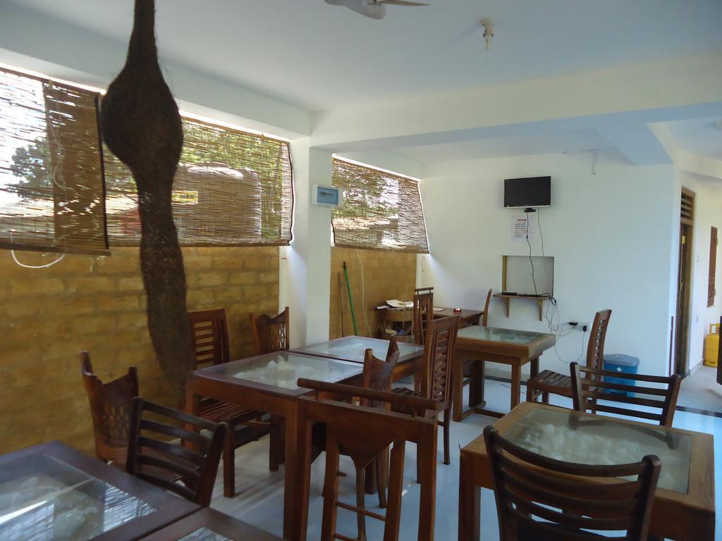 Sky Garden Mini Hotel Mirissa Exterior foto