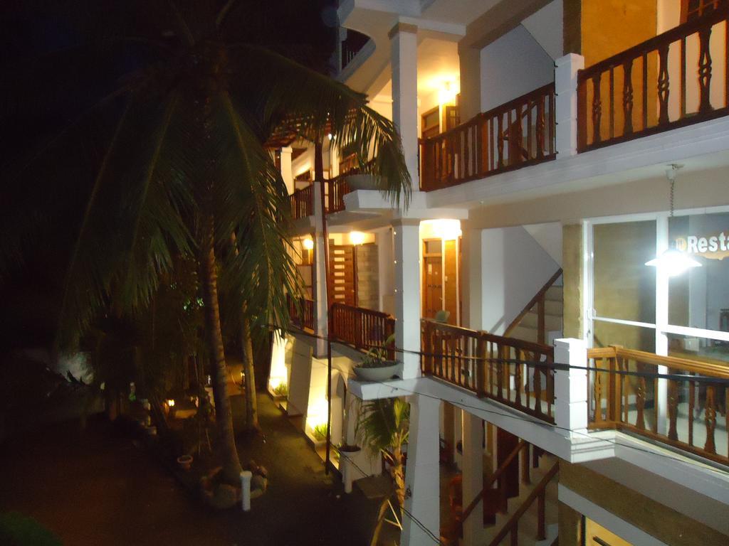 Sky Garden Mini Hotel Mirissa Exterior foto